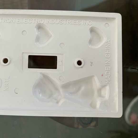 Old-style light switch plates - Picture 2 of 5